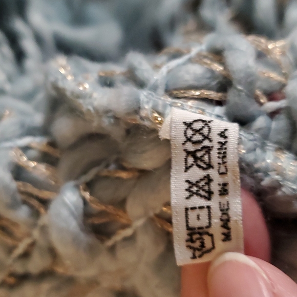 Chunky Ice Blue and Gold Knit Infinity Scarf with Fringe or Tassels nwot - Picture 7 of 8